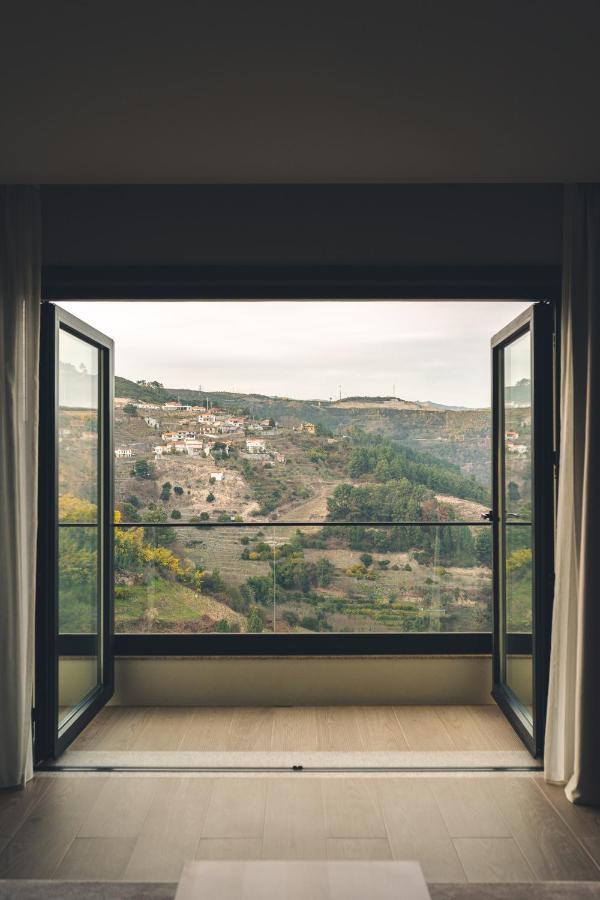 Mw Douro Wine & Spa Santa Marta de Penaguião Exterior foto View of the village from the hotel